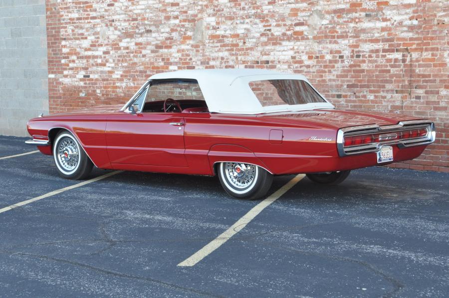  Ford Thunderbird Convertible 1966 года  (фото 6 из 25)